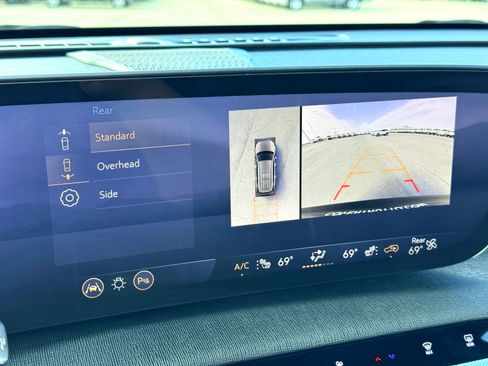 Used 2025 Buick Enclave Preferred image 31