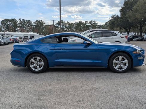 Used 2018 Ford Mustang Coupe image 4