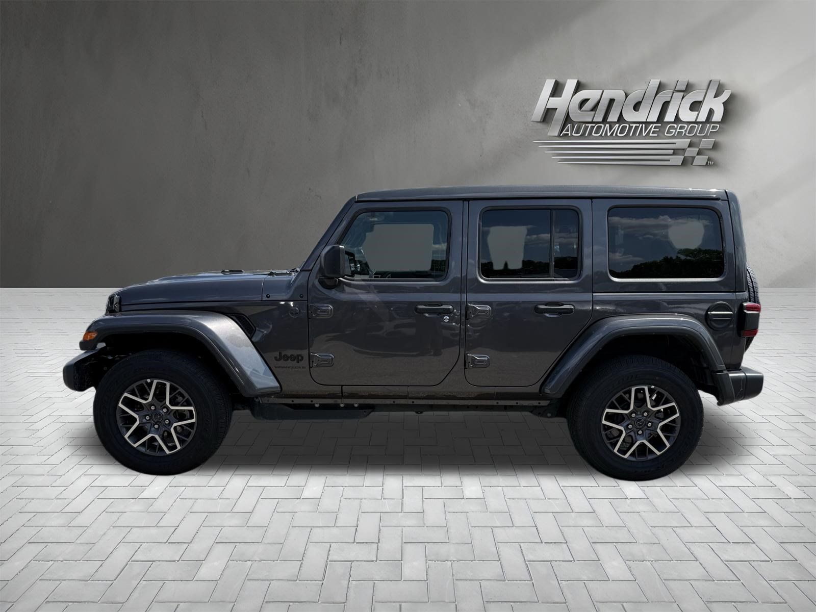 Used 2026 Jeep Wrangler Unlimited Sahara AWD/4WD image 7