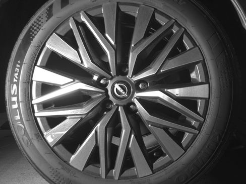 Used 2025 Nissan Altima 2.5 SV FWD image 12