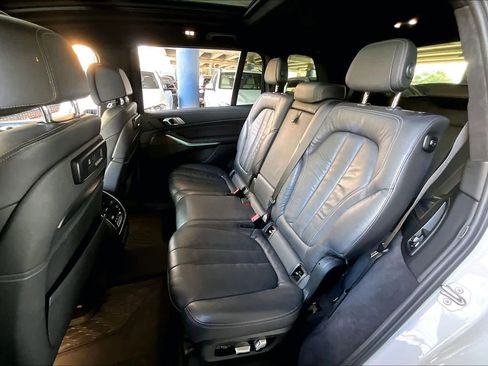 Used 2019 BMW X7 xDrive50i w/ M Sport Package AWD/4WD image 19