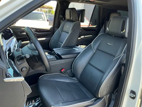 Used 2024 Cadillac Escalade Sport w/ Touring Package AWD/4WD image 18