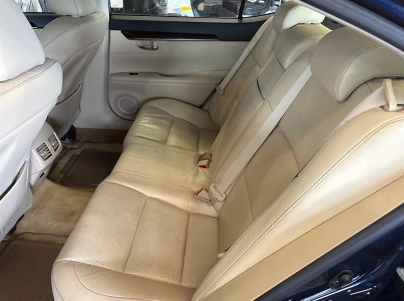 Used 2014 Lexus ES 350 w/ Luxury Package FWD image 6