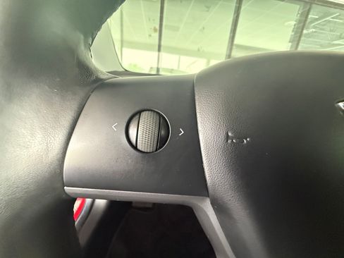 Used 2018 Tesla Model 3 Long Range image 19