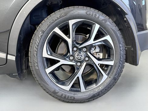 Certified 2021 Toyota C-HR XLE FWD image 29