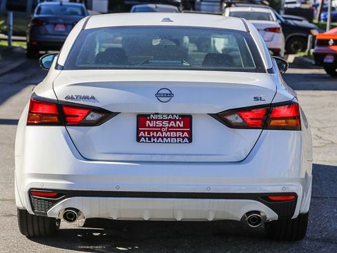 New 2025 Nissan Altima 2.5 SL image 8