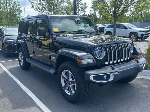 Used 2021 Jeep Wrangler Unlimited Sahara AWD/4WD image 3