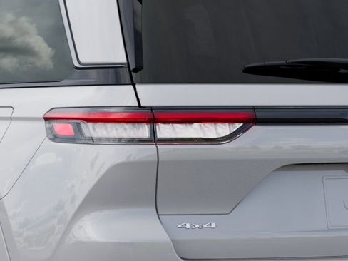 New 2026 Jeep Grand Cherokee Limited image 9