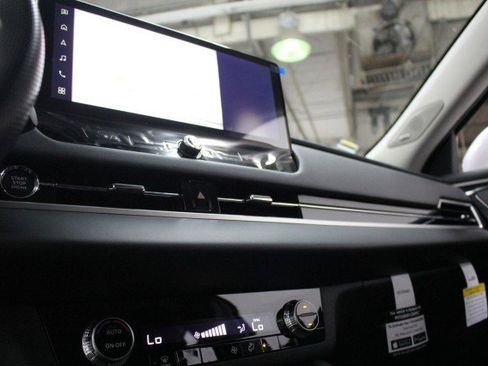 New 2026 Mitsubishi Outlander ES image 8