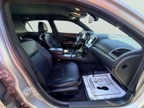Used 2014 Chrysler 300 C w/ Light Group AWD/4WD image 28