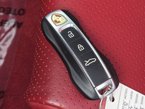 Certified 2020 Porsche 911 Carrera 4S image 42