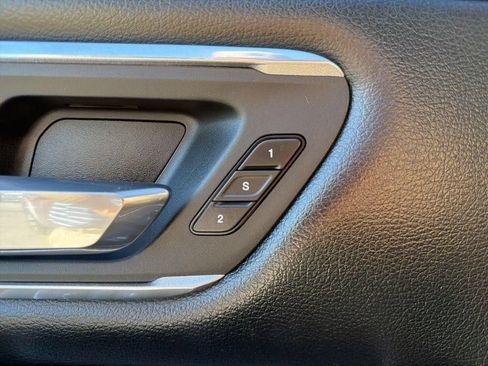 Used 2019 RAM 1500 Laramie AWD/4WD image 34