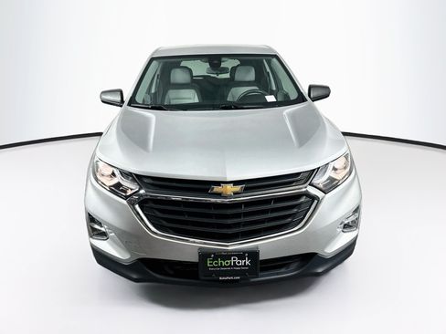 Used 2021 Chevrolet Equinox LS w/ LS Convenience Package FWD image 2