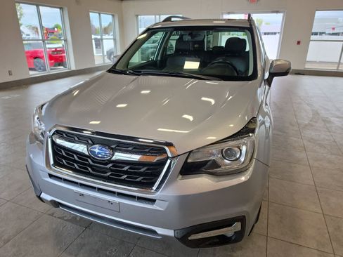 Used 2017 Subaru Forester 2.5i Touring AWD/4WD image 2