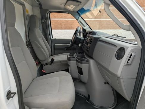 Used 2024 Ford E-450 and Econoline 450 Super Duty RWD image 19