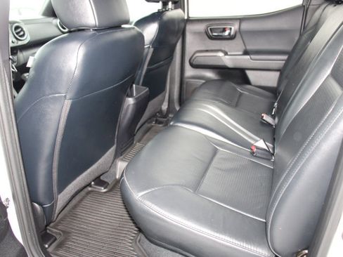 Used 2021 Toyota Tacoma TRD Sport w/ TRD Premium Sport Package image 17