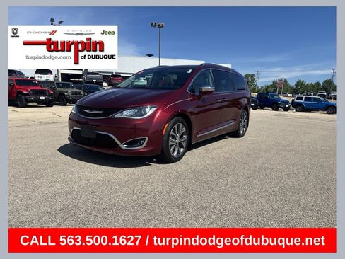Used 2018 Chrysler Pacifica Limited w/ Tire & Wheel Group FWD image 1