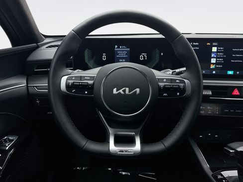 Used 2025 Kia K5 GT-Line AWD/4WD image 12
