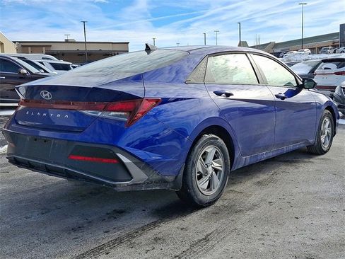 New 2026 Hyundai Elantra SE image 4