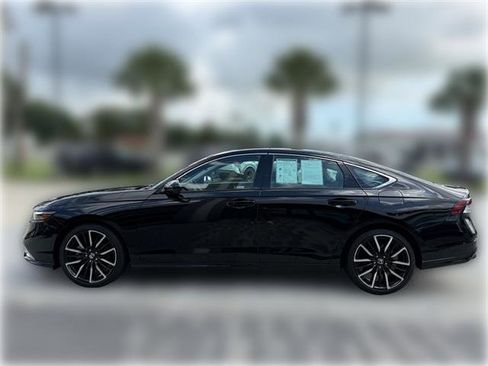 Used 2023 Honda Accord Touring image 5