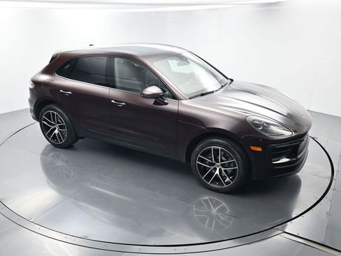 Certified 2023 Porsche Macan image 40