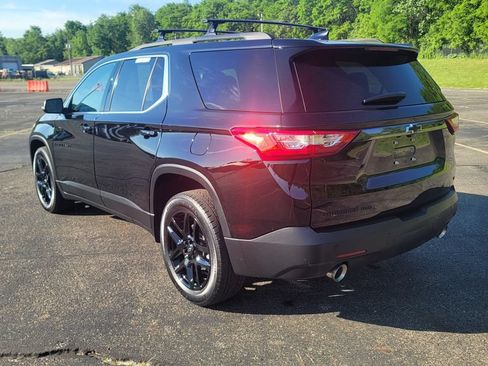 Used 2021 Chevrolet Traverse LT w/ LPO, Blackout Package AWD/4WD image 9