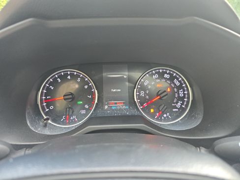 Used 2022 Toyota RAV4 XLE w/ Convenience Package FWD image 18