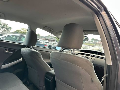 Used 2013 Toyota Prius Two w/ Preferred Accessory Pkg FWD image 33