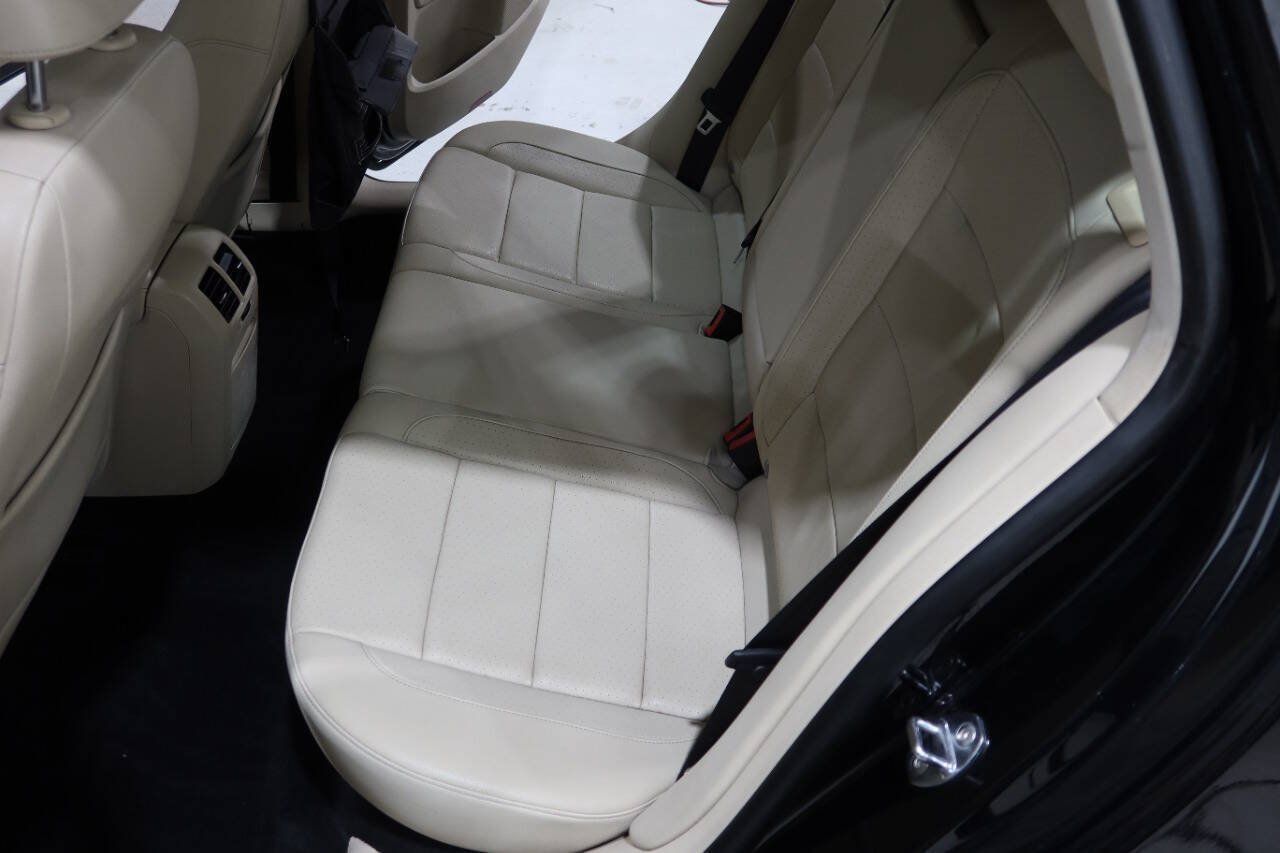 Used 2014 Volkswagen Jetta TDI FWD image 16