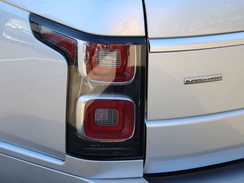 Used 2019 Land Rover Range Rover Supercharged image 35