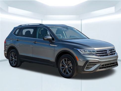Used 2022 Volkswagen Tiguan SE image 8