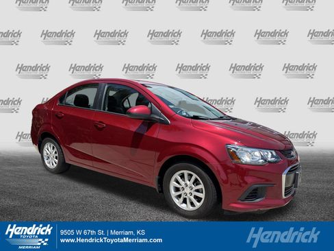 Used 2019 Chevrolet Sonic LT FWD image 1
