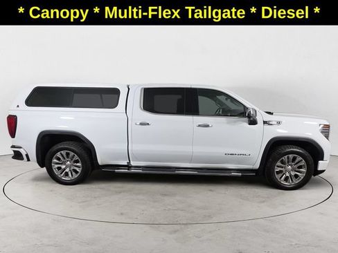 Used 2023 GMC Sierra 1500 Denali w/ Technology Package AWD/4WD image 4
