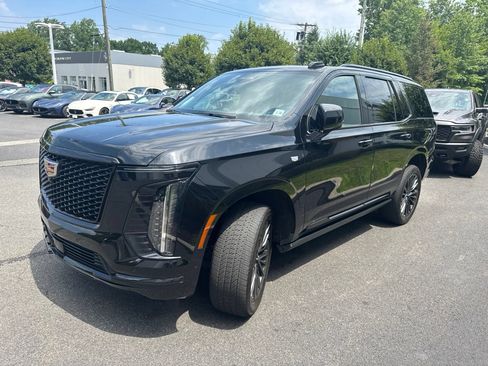 Used 2025 Cadillac Escalade Sport Platinum w/ LPO, Floor Liner Package AWD/4WD image 5