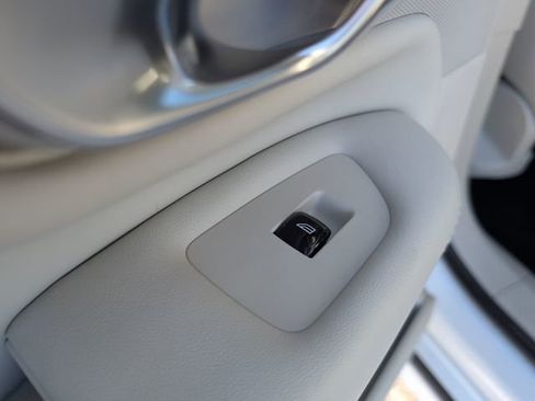 Used 2023 Volvo XC90 B5 Plus image 11