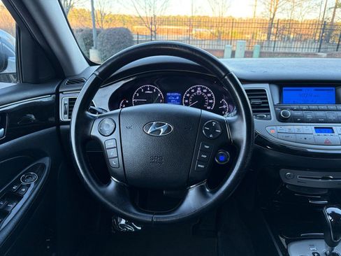 Used 2013 Hyundai Genesis 3.8 image 18