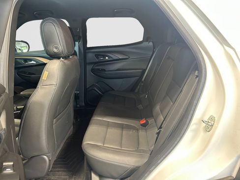 Used 2022 Chevrolet TrailBlazer ACTIV w/ Technology Package FWD image 16