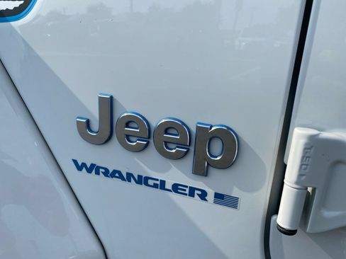 Used 2024 Jeep Wrangler Unlimited Sahara AWD/4WD image 29