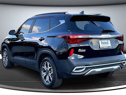 Used 2023 Kia Seltos EX image 4