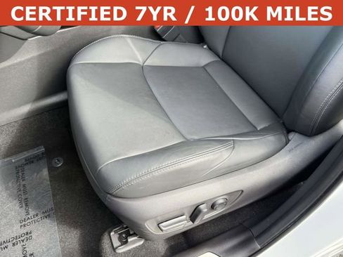 Used 2023 Toyota Venza Nightshade AWD/4WD image 13