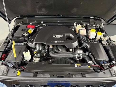 Used 2022 Jeep Gladiator Sport AWD/4WD image 41