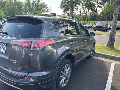 Used 2018 Toyota RAV4 Platinum AWD/4WD image 4