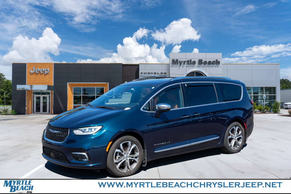 Certified 2024 Chrysler Pacifica Pinnacle FWD image 1