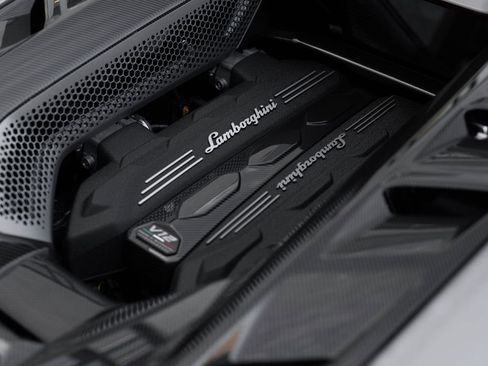 Used 2025 Lamborghini Revuelto AWD/4WD image 14