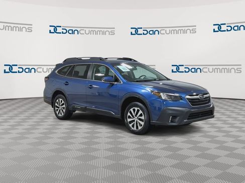 Used 2020 Subaru Outback Premium AWD/4WD image 2