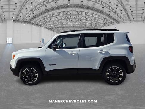 Used 2023 Jeep Renegade Latitude image 4