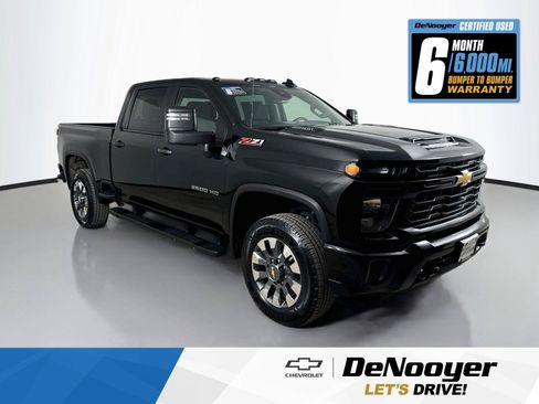 Used 2024 Chevrolet Silverado 2500 Custom w/ Custom Value Package AWD/4WD image 1