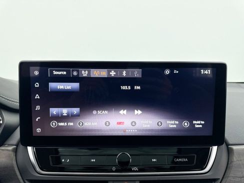 Used 2024 Nissan Altima 2.5 SV w/ SV Premium Package image 6