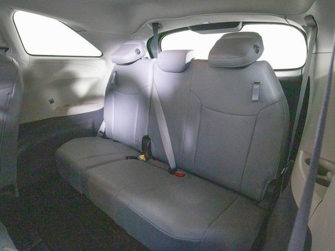 Used 2023 Toyota Sienna XLE image 15