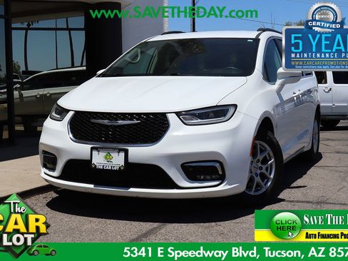 Used 2022 Chrysler Pacifica Touring-L FWD image 1